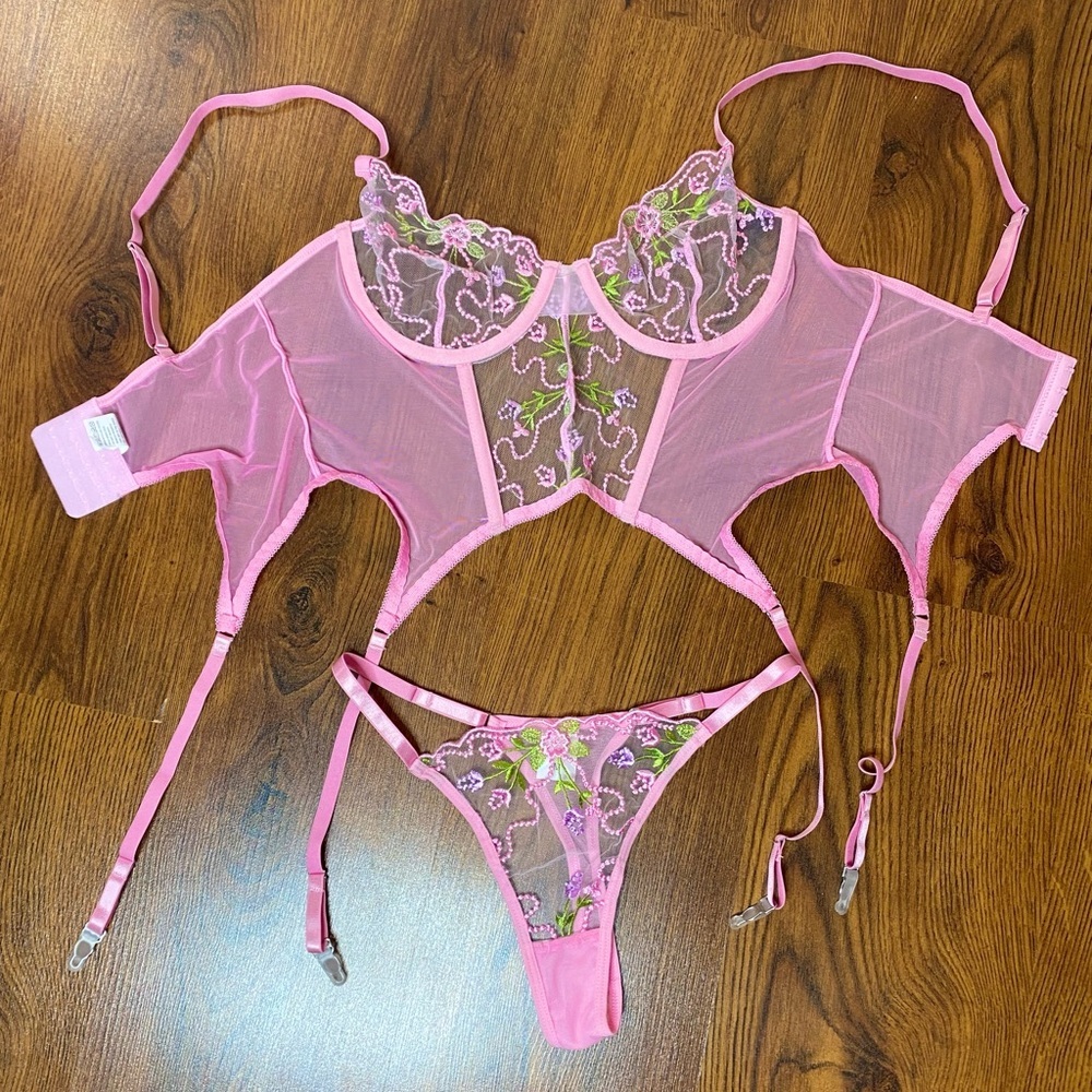 🎀🌷 Ethereal Pink Floral Embroidered Garter Lingerie Set Corset Bra & Thong 🌷🎀 - Picture 13 of 16